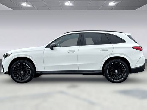 Used 2023 Mercedes-Benz GLC 300 4MATIC image 2