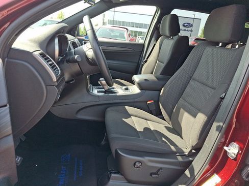 Used 2020 Jeep Grand Cherokee Laredo AWD/4WD image 14