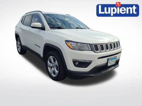 Used 2017 Jeep Compass Latitude w/ Popular Equipment Group AWD/4WD image 1