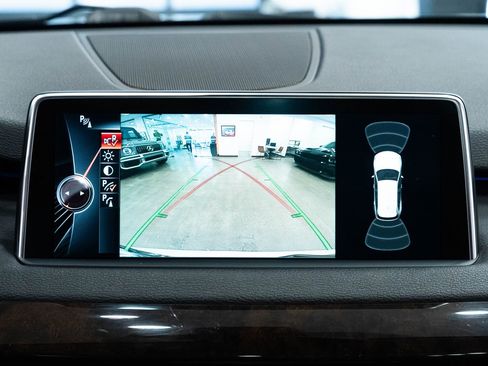 Used 2016 BMW X5 xDrive40e image 13