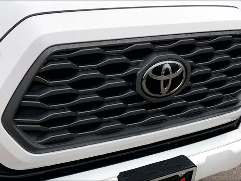 Used 2023 Toyota Tacoma TRD Sport image 29