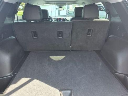 Used 2022 Chevrolet Blazer LT w/ Sound & Technology Package FWD image 17