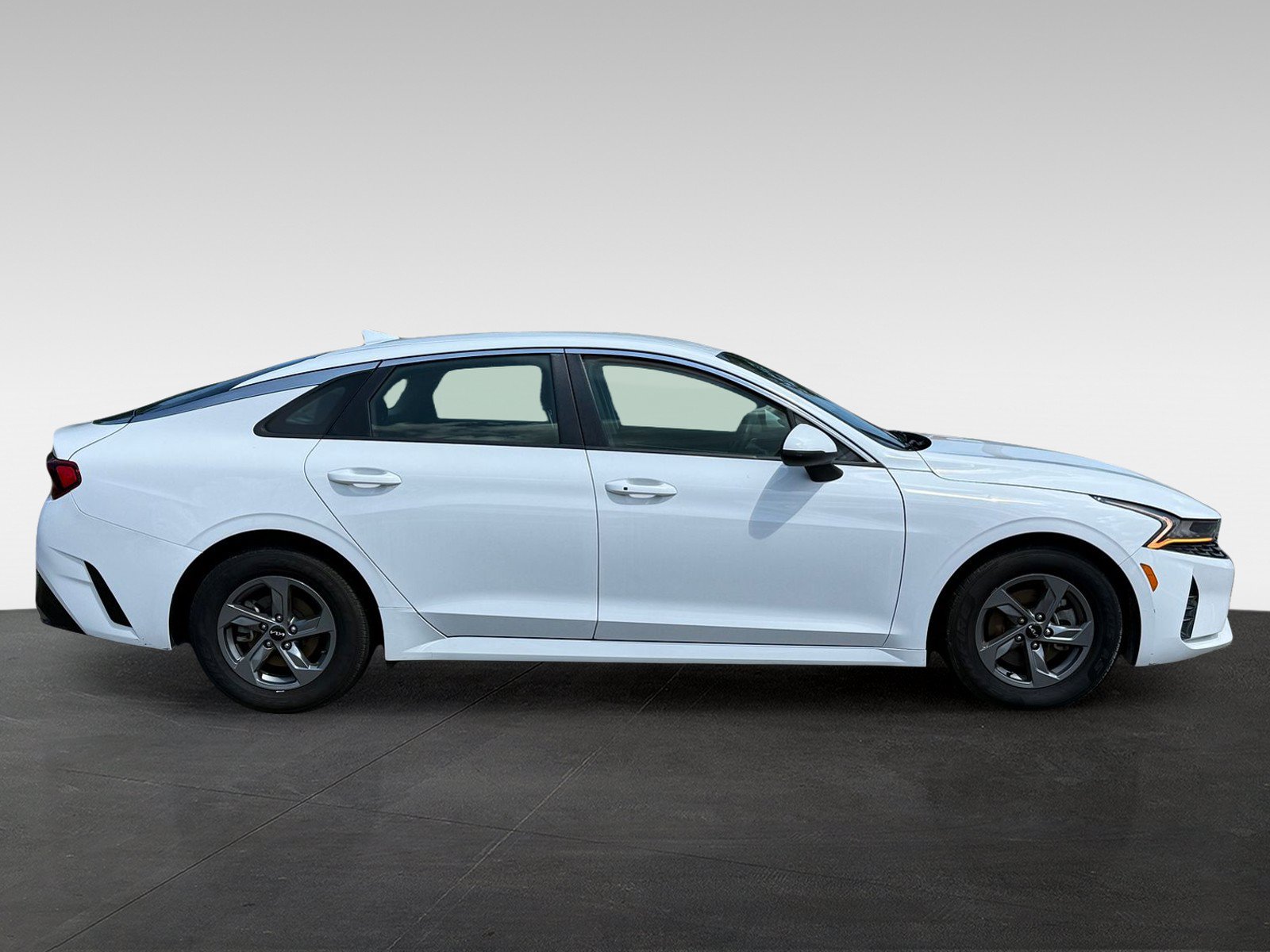 Used 2023 Kia K5 LXS FWD image 4