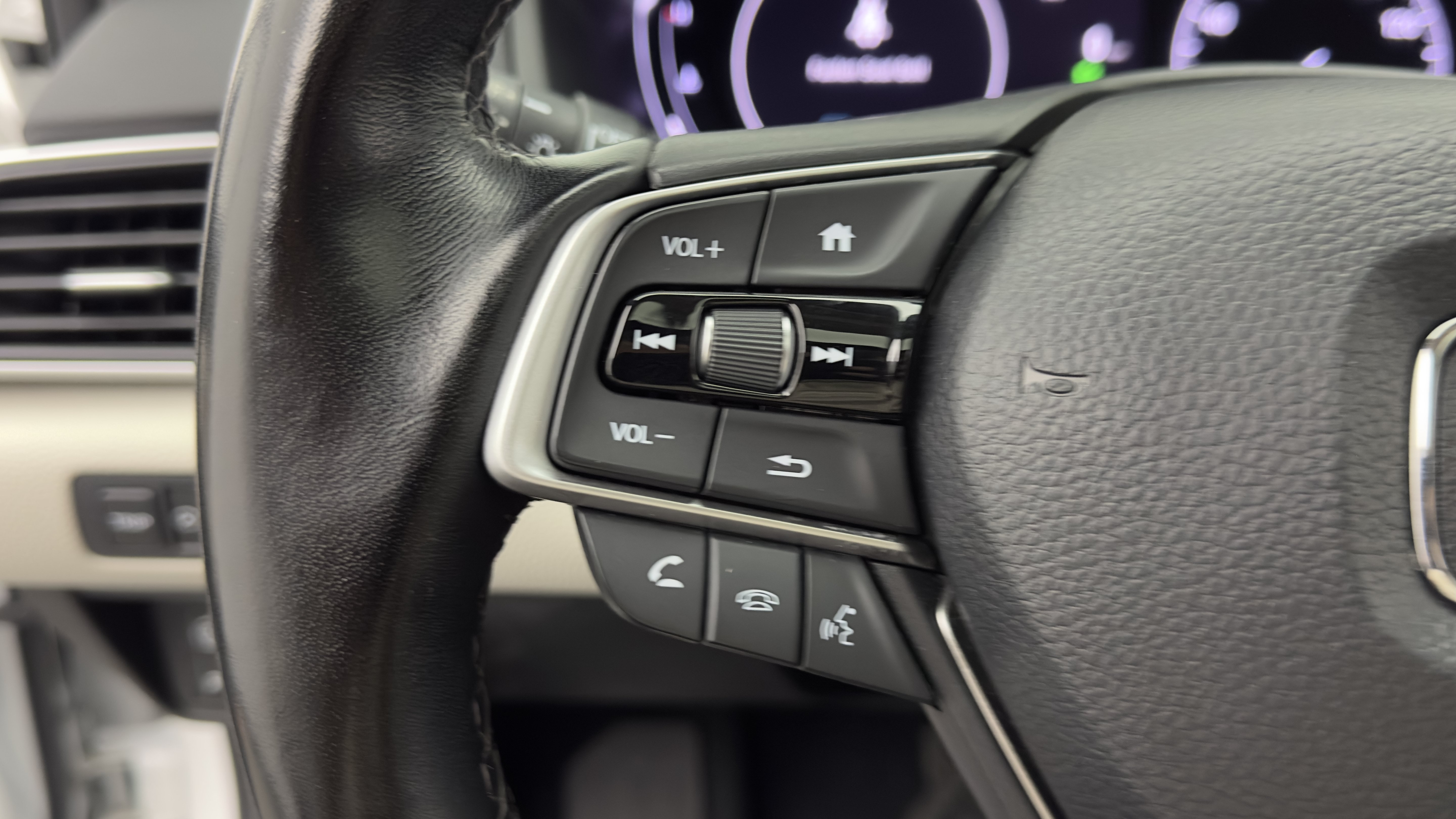 Used 2022 Honda Accord EX-L image 23