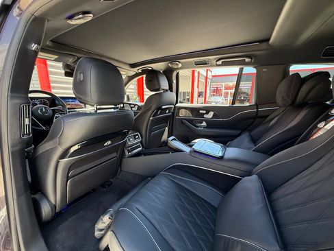 Used 2024 Mercedes-Benz Maybach GLS 600 4MATIC image 19