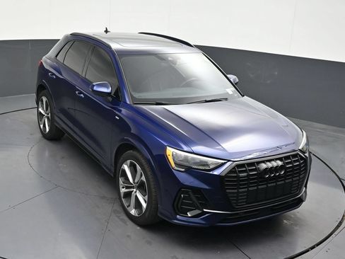 Used 2021 Audi Q3 2.0T Premium w/ Convenience Package AWD/4WD image 21