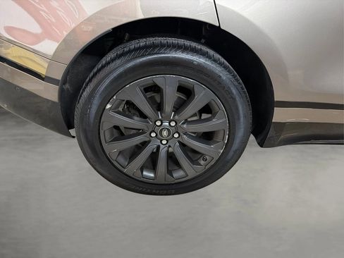 Used 2018 Land Rover Range Rover Velar R-Dynamic SE image 17