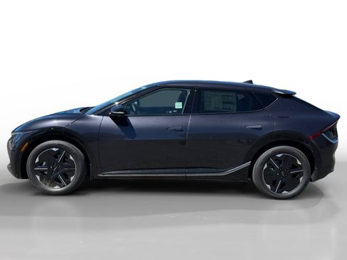 New 2026 Kia EV6 Wind RWD image 2