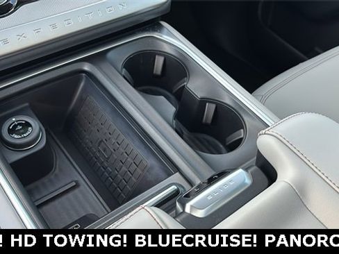 New 2025 Ford Expedition Active image 18