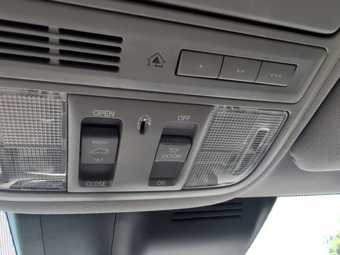 Used 2020 Honda CR-V Touring image 28
