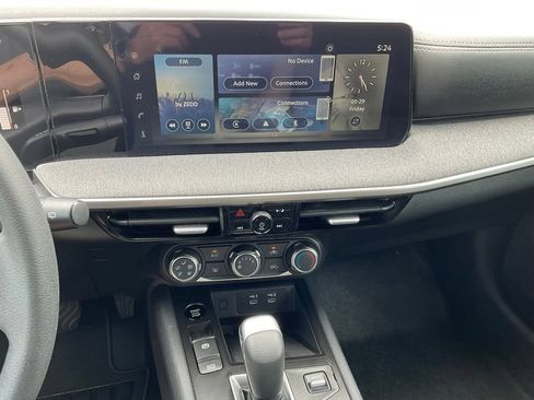 Used 2025 Nissan Kicks SV FWD image 15
