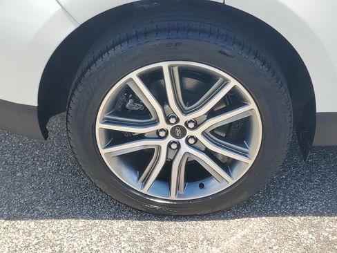 Used 2024 Ford Edge Titanium w/ Equipment Group 301A AWD/4WD image 7