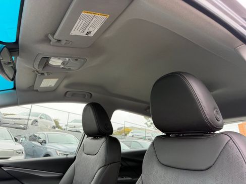 Used 2023 Chevrolet Bolt LT w/ Infotainment Package FWD image 18