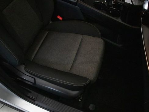 Used 2024 Nissan Rogue SV image 17