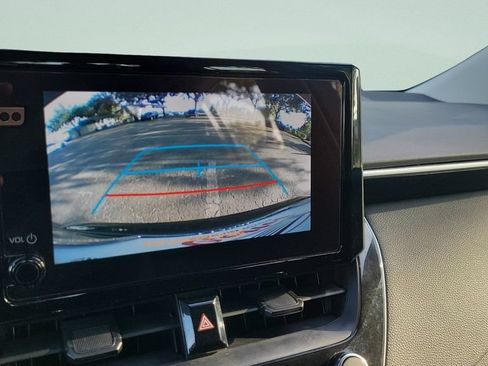 Used 2024 Toyota Corolla LE FWD image 17