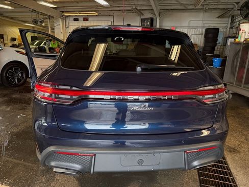Used 2022 Porsche Macan AWD/4WD image 14