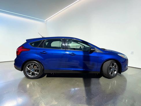 Used 2013 Ford Focus SE FWD image 2