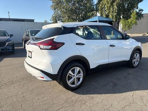 Used 2023 Nissan Kicks S FWD image 5