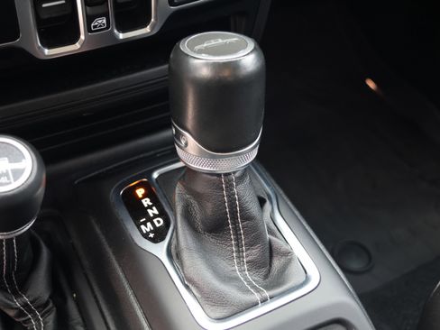 Used 2021 Jeep Gladiator Overland w/ Popular Equipment Package AWD/4WD image 27