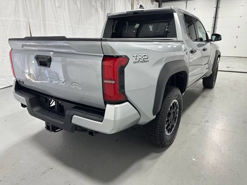 Used 2026 Toyota Tacoma TRD Off-Road AWD/4WD image 7