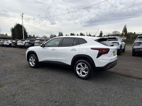 New 2026 Chevrolet Trax LS image 3