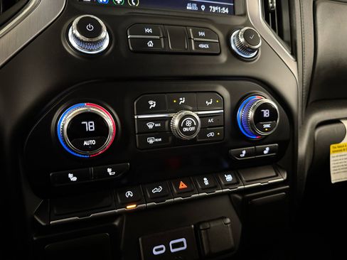 Used 2021 GMC Sierra 1500 SLE image 27