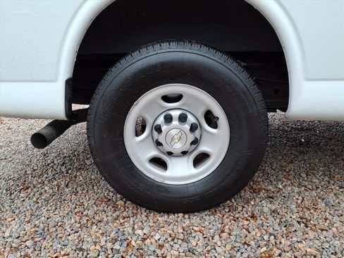 Used 2021 Chevrolet Express 2500 Extended w/ Driver Convenience Package image 9