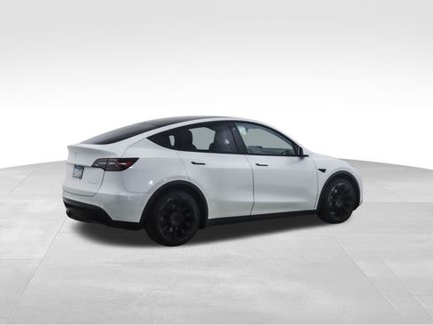 Used 2021 Tesla Model Y Long Range image 5
