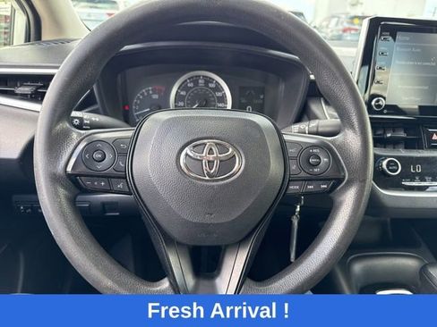 Used 2021 Toyota Corolla LE FWD image 5