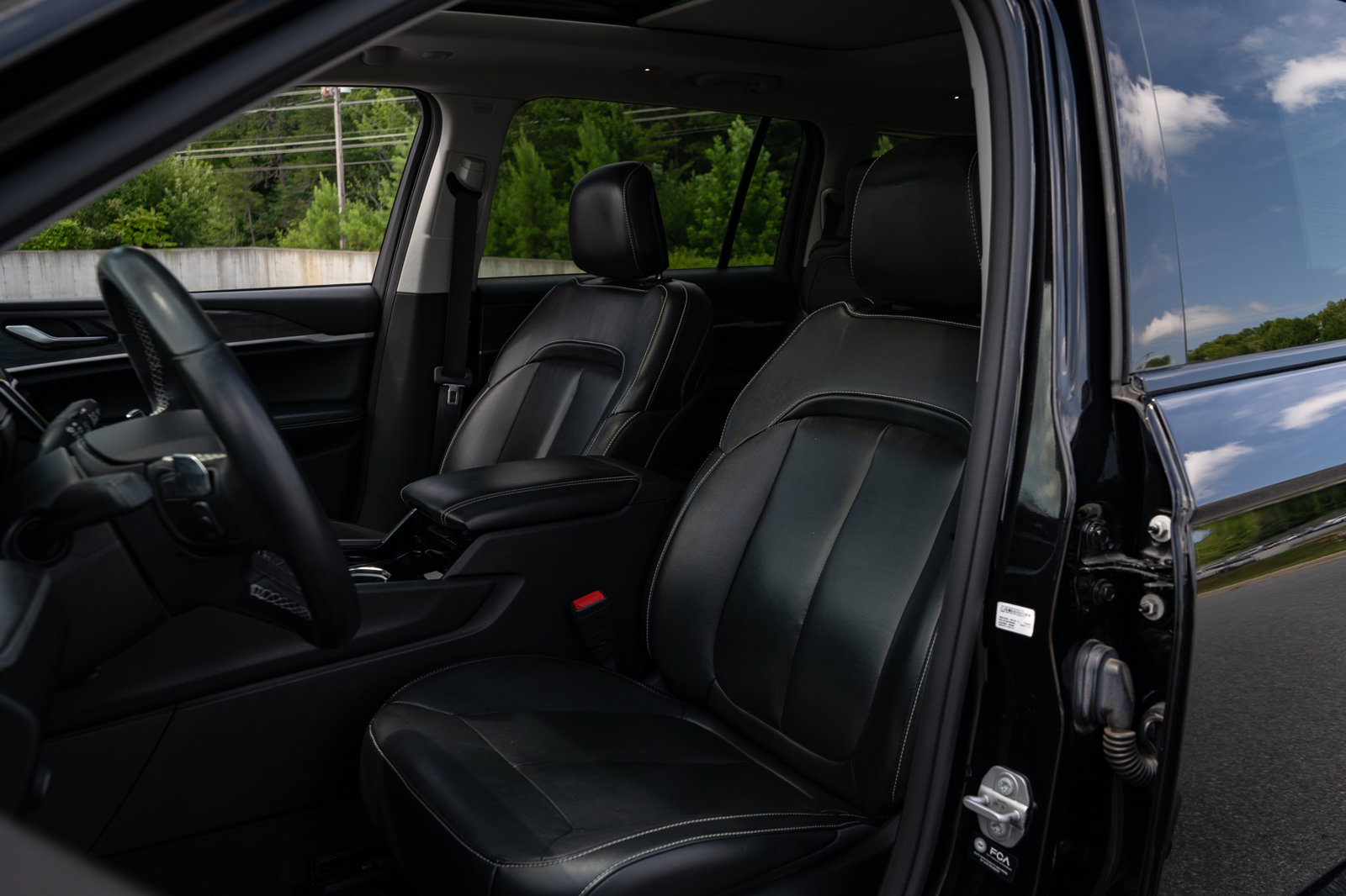 Used 2021 Jeep Grand Cherokee L Limited AWD/4WD image 15