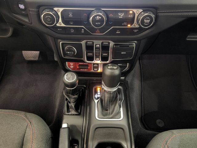 Used 2025 Jeep Wrangler Unlimited Rubicon AWD/4WD image 35