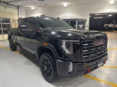 Used 2024 GMC Sierra 3500 AT4 w/ AT4 Premium Plus Package AWD/4WD image 4