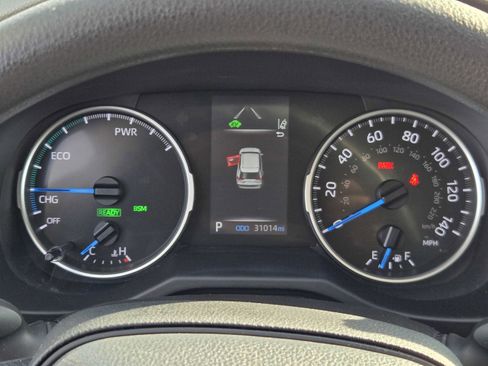 Used 2022 Toyota RAV4 LE image 22