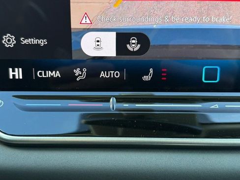 New 2026 Volkswagen Tiguan SE AWD/4WD image 12