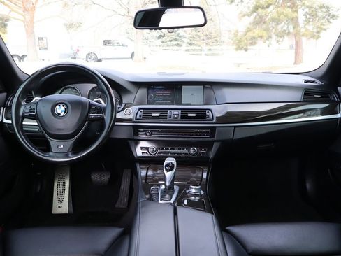 Used 2013 BMW 550i xDrive Sedan image 16