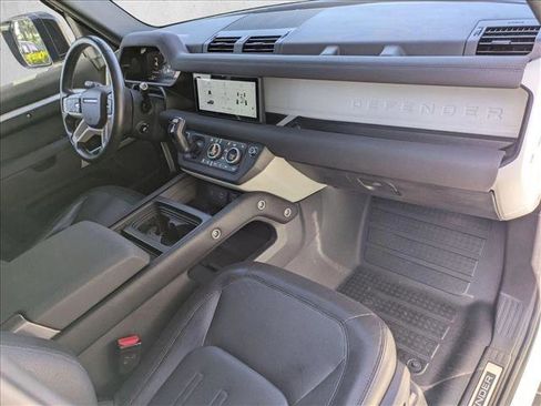 Used 2022 Land Rover Defender 110 X-Dynamic SE AWD/4WD image 23