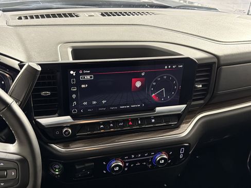 Used 2025 GMC Sierra 1500 Elevation image 18