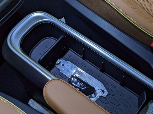 New 2025 Volkswagen ID. Buzz Pro S Plus image 19