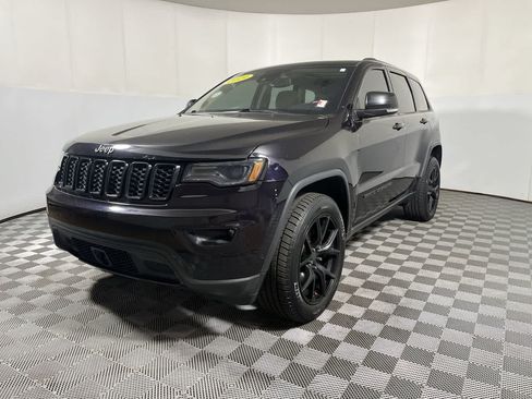 Used 2019 Jeep Grand Cherokee Limited w/ Luxury Group II AWD/4WD image 4