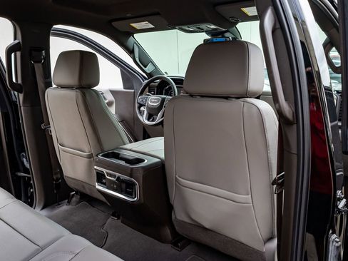 Used 2024 GMC Sierra 1500 SLT w/ SLT Premium Plus Package AWD/4WD image 32