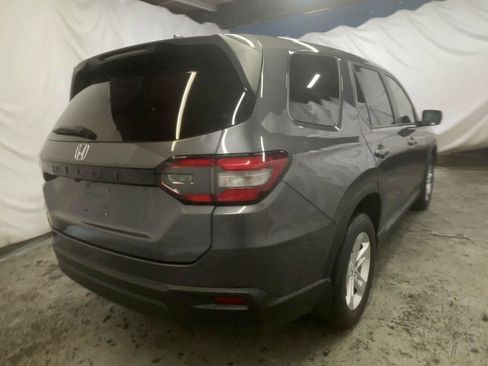 Used 2023 Honda Pilot LX image 8
