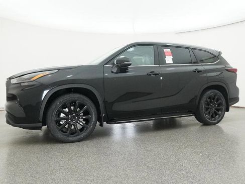 New 2026 Toyota Highlander XLE image 7