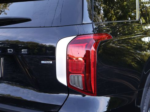 Used 2023 Hyundai Palisade Limited AWD/4WD image 8