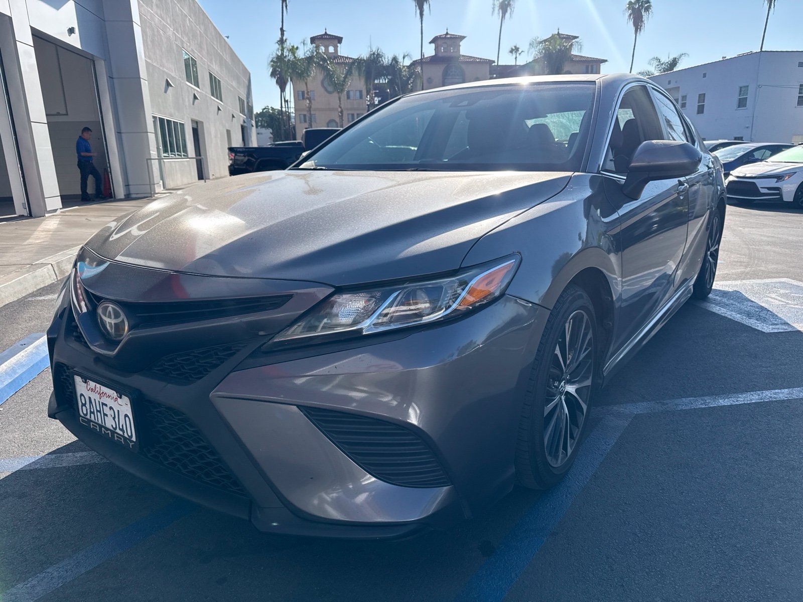 Used 2018 Toyota Camry SE FWD image 5