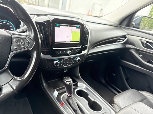 Used 2019 Chevrolet Traverse LT w/ LT Premium Package AWD/4WD image 22