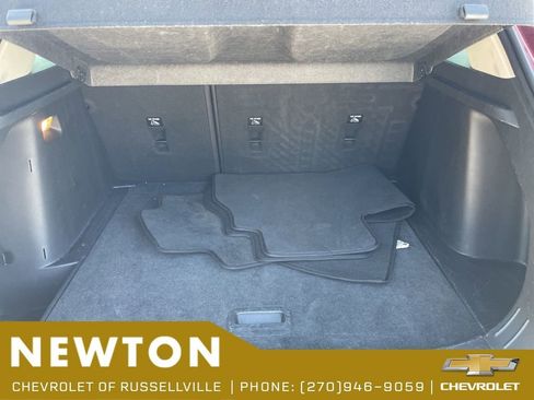 Used 2024 Chevrolet Trax LT FWD image 11