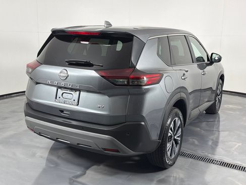 Used 2023 Nissan Rogue SV FWD image 5
