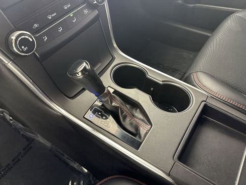 Used 2017 Toyota Camry SE image 17