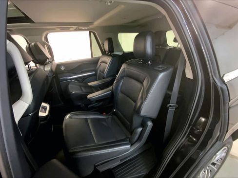 Used 2025 Lincoln Navigator Reserve image 20