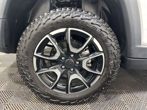 Used 2025 Jeep Compass Trailhawk image 34